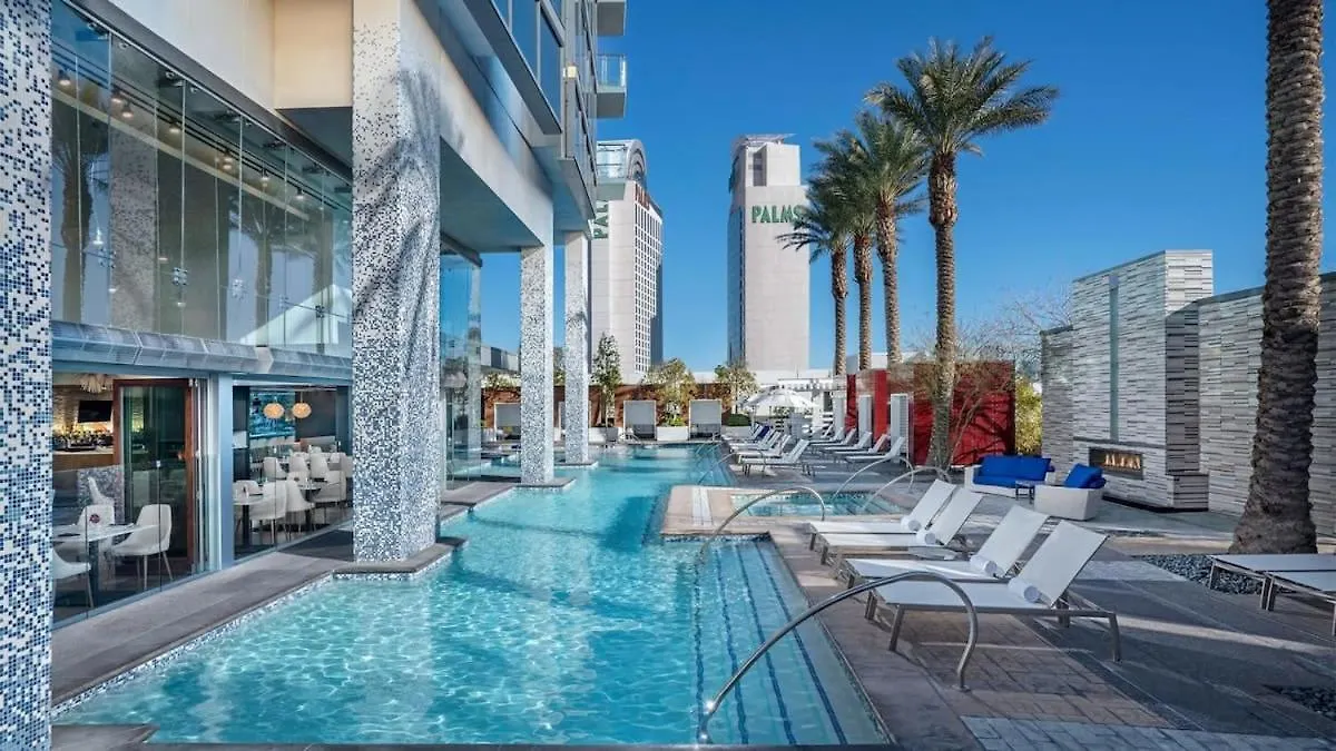 Studio With Stunning Views Balcony Access 23303 Las Vegas